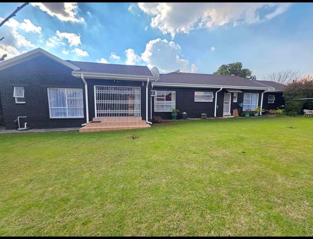 4 BEDROOM HOUSE FOR SALE IN MEYERTON EXT 6